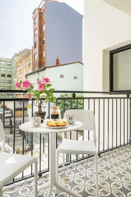 Alojamientos Turisticos Con Terraza En Santander Lapera Exterior photo